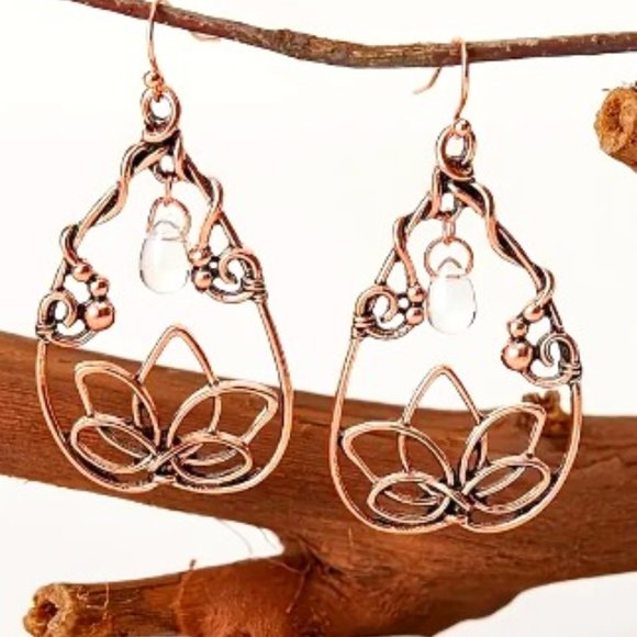 Jewelry - Copper Water Drop Lotus Pendant with a Moonstone